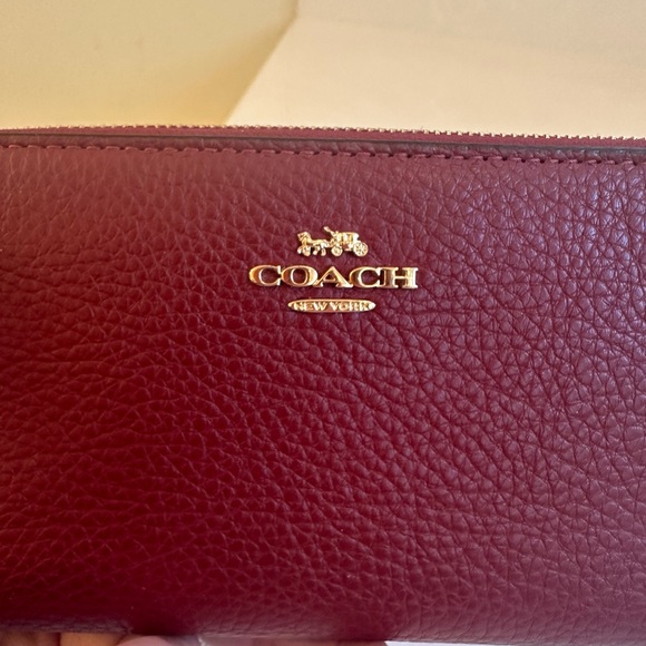 Coach Red Pebbled Leather Medium ID Zip Wallet New Without Tags Coach color 1941 - Picture 7 of 13